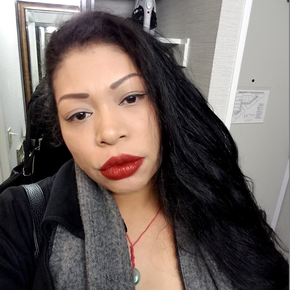 Meet your Posher, Tee